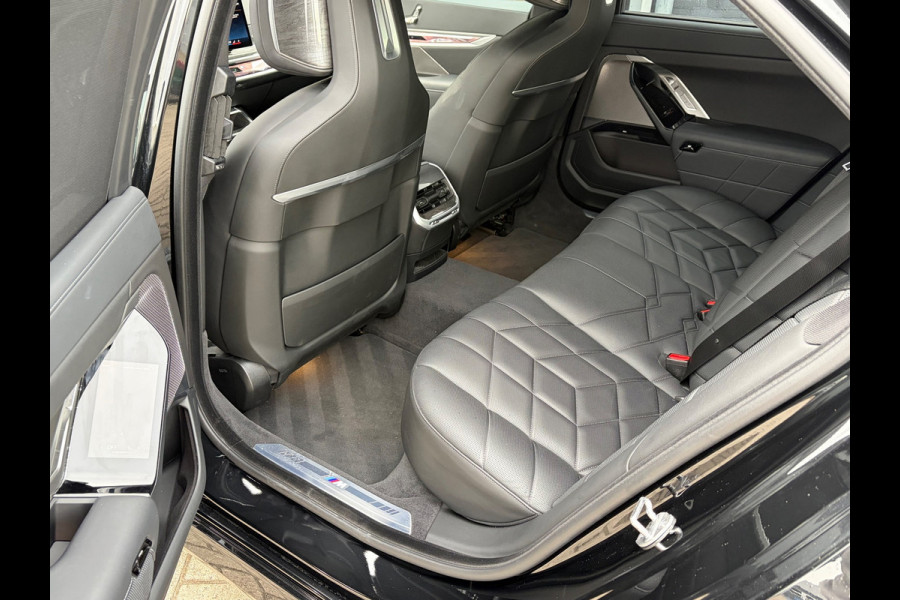 BMW 7 Serie 750e xDrive|M-Sport|Pano|B&W|
