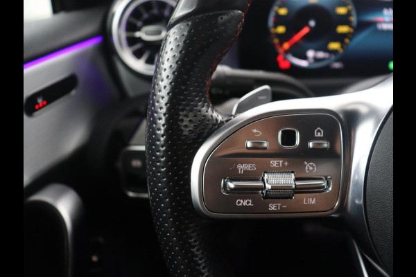 Mercedes-Benz A-Klasse 250 e Business Solution AMG Limited | SOH 94,5% | Leder/alcantara | Cruise control | Stoelverwarming | Navigatie | Bluetooth | Sfeerverlichting | Camera | Park assist
