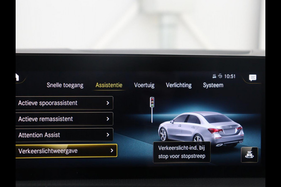 Mercedes-Benz A-Klasse 250 e Business Solution AMG Limited | SOH 94,5% | Leder/alcantara | Cruise control | Stoelverwarming | Navigatie | Bluetooth | Sfeerverlichting | Camera | Park assist