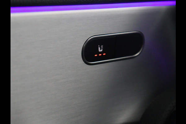 Mercedes-Benz A-Klasse 250 e Business Solution AMG Limited | SOH 94,5% | Leder/alcantara | Cruise control | Stoelverwarming | Navigatie | Bluetooth | Sfeerverlichting | Camera | Park assist