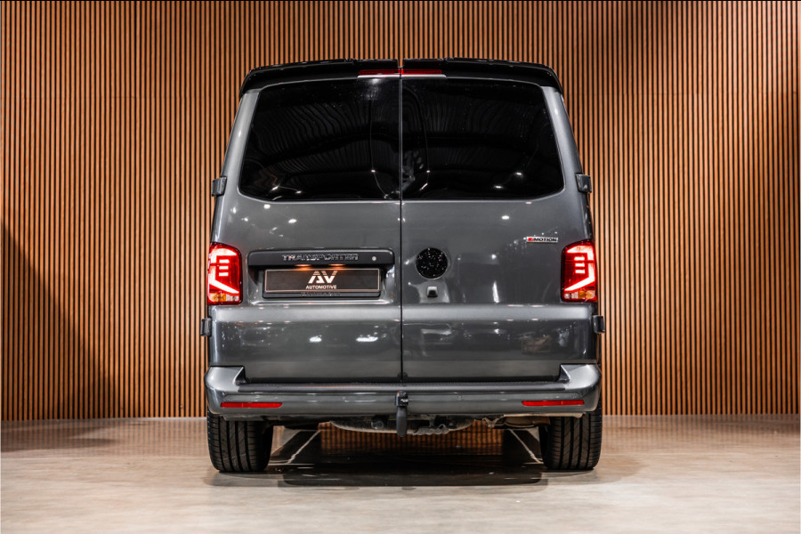 Volkswagen Transporter T6.1 2.0 TDI L2H1 DC 4Motion | Dubbel cabine | 5-zitter | Bi-Xenon | CarPlay | Camera | Navigatie | MF Stuur | Trekhaak | DAB | Cruise control