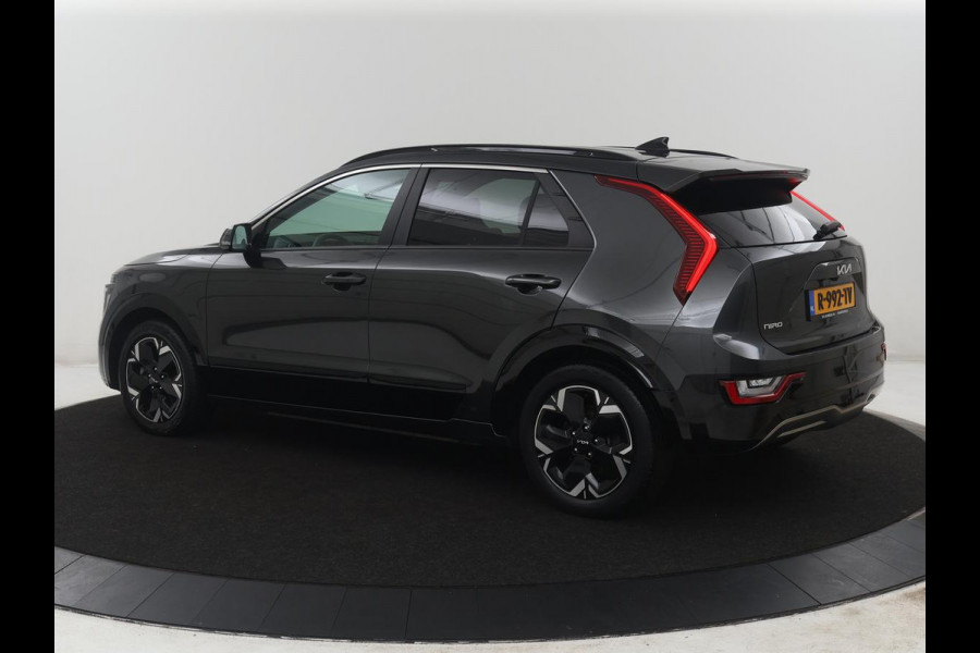 Kia Niro EV DynamicPlusLine 64.8 kWh | SOH 94,8% | Panoramadak | Leder | Cruise control | Head-up | Dodehoek detectie | Stuur/stoelverwarming | Camera | Park assist | Climate control | Carplay | Elektrische achterklep