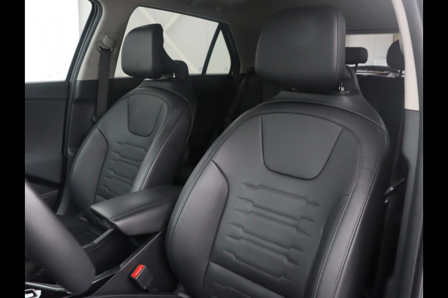 Kia Niro EV DynamicPlusLine 64.8 kWh | SOH 94,8% | Panoramadak | Leder | Cruise control | Head-up | Dodehoek detectie | Stuur/stoelverwarming | Camera | Park assist | Climate control | Carplay | Elektrische achterklep