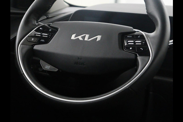 Kia Niro EV DynamicPlusLine 64.8 kWh | SOH 94,8% | Panoramadak | Leder | Cruise control | Head-up | Dodehoek detectie | Stuur/stoelverwarming | Camera | Park assist | Climate control | Carplay | Elektrische achterklep