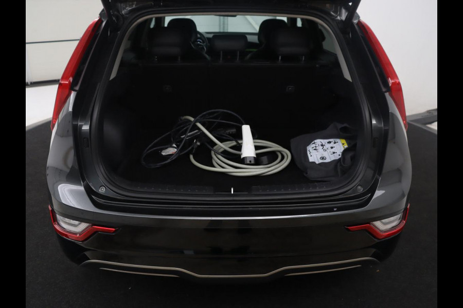 Kia Niro EV DynamicPlusLine 64.8 kWh | SOH 94,8% | Panoramadak | Leder | Cruise control | Head-up | Dodehoek detectie | Stuur/stoelverwarming | Camera | Park assist | Climate control | Carplay | Elektrische achterklep