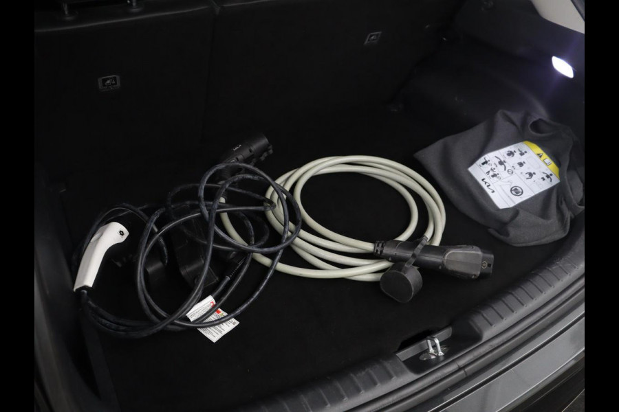 Kia Niro EV DynamicPlusLine 64.8 kWh | SOH 94,8% | Panoramadak | Leder | Cruise control | Head-up | Dodehoek detectie | Stuur/stoelverwarming | Camera | Park assist | Climate control | Carplay | Elektrische achterklep