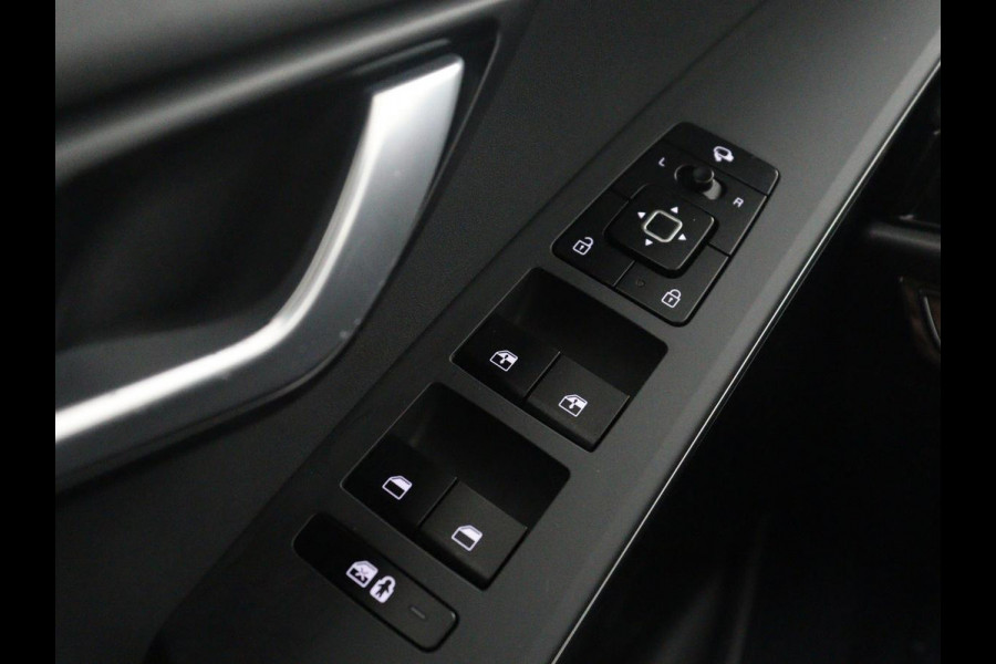 Kia Niro EV DynamicPlusLine 64.8 kWh | SOH 94,8% | Panoramadak | Leder | Cruise control | Head-up | Dodehoek detectie | Stuur/stoelverwarming | Camera | Park assist | Climate control | Carplay | Elektrische achterklep