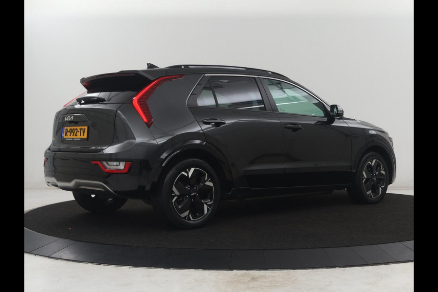 Kia Niro EV DynamicPlusLine 64.8 kWh | SOH 94,8% | Panoramadak | Leder | Cruise control | Head-up | Dodehoek detectie | Stuur/stoelverwarming | Camera | Park assist | Climate control | Carplay | Elektrische achterklep