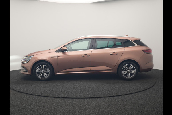 Renault Mégane Estate 1.3 TCe Intens 141pk | Trekhaak | Keyless Entry | Sfeerverlichting | LED Koplampen | Cruise Control | Navigatie | DAB | Lane Assist | Climate Control |