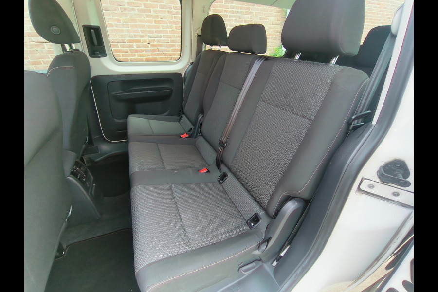 Volkswagen Caddy 1.0 Tsi Basic 102 PK 7 persoons Rijklaar + 12 maanden Bovag-garantie Henk Jongen Auto's in Helmond,  al 50 jaar service zoals 't hoort!