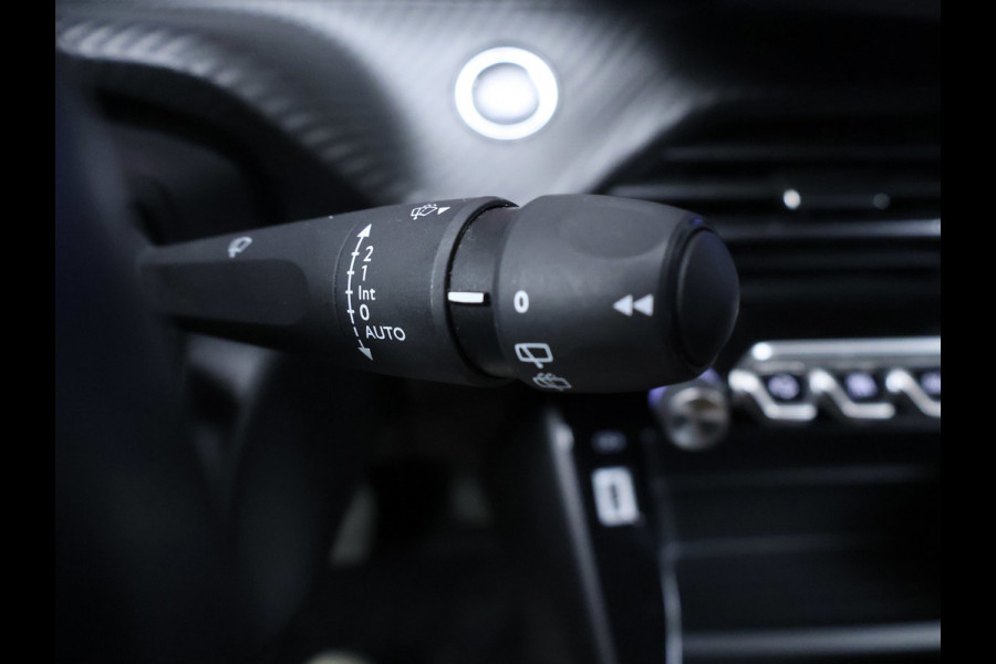 Peugeot e-2008 EV Blue Lease Active 50 kWh Sport (APPLE CARPLAY,NAVI,PDC,CLIMATE,CRUISE,LED,SPORTSTOELEN,LM VELGEN,NETTE STAAT)