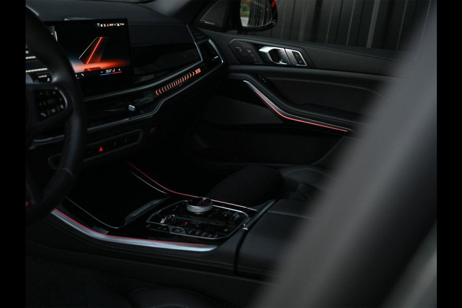 BMW X5 xDrive50e M-Sport Pro | Panoramadak | Achterasbesturing | Massage + Ventilatie | Sky Lounge | 360 Camera | Active Cruise | Harman/Kardon | Iconic Glow | BMW Gesture Control | HUD | Soft Close | Luchtvering | Trekhaak |