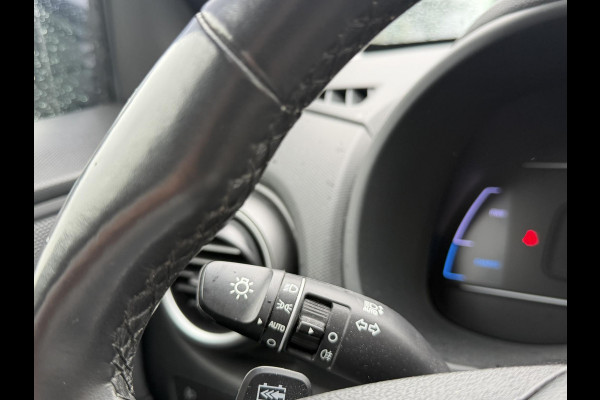 Hyundai Kona EV Premium 64 kWh SOH 94% | ORIGINEEL NL AUTO | 3-FASE LADEN | WARMTEPOMP| SCHUIFDAK | LEREN BEKLEDING | STOEL- + STUURERWARMING | KRELL PREMIUM AUDIO | HEAD-UP DISPLAY | STOELVENTILATIE | AFNEEMBARE TREKHAAK | CAMERA | ACHTERBANKVERWARMING | ALL-SEASON BANDEN | HYUNDAI DEALER ONDERHOUDEN | 12 MND. BOVAG GARANTIE