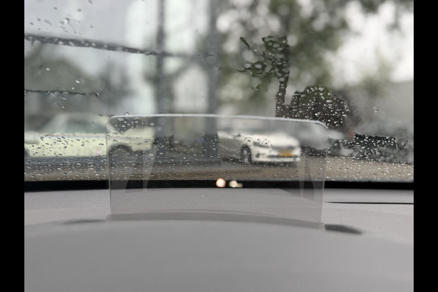 Hyundai Kona EV Premium 64 kWh SOH 94% | ORIGINEEL NL AUTO | 3-FASE LADEN | WARMTEPOMP| SCHUIFDAK | LEREN BEKLEDING | STOEL- + STUURERWARMING | KRELL PREMIUM AUDIO | HEAD-UP DISPLAY | STOELVENTILATIE | AFNEEMBARE TREKHAAK | CAMERA | ACHTERBANKVERWARMING | ALL-SEASON BANDEN | HYUNDAI DEALER ONDERHOUDEN | 12 MND. BOVAG GARANTIE
