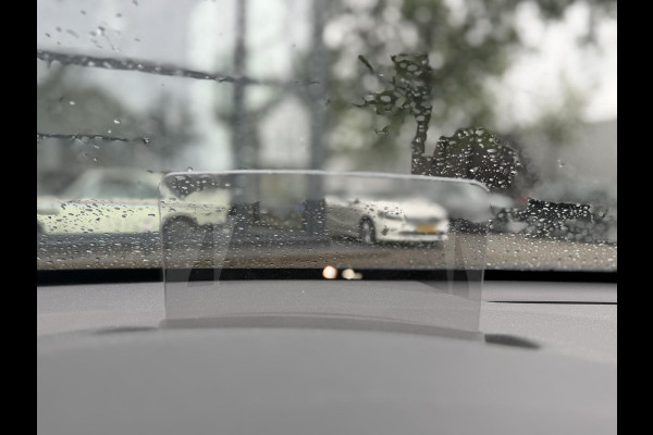 Hyundai Kona EV Premium 64 kWh SOH 94% | ORIGINEEL NL AUTO | 3-FASE LADEN | WARMTEPOMP| SCHUIFDAK | LEREN BEKLEDING | STOEL- + STUURERWARMING | KRELL PREMIUM AUDIO | HEAD-UP DISPLAY | STOELVENTILATIE | AFNEEMBARE TREKHAAK | CAMERA | ACHTERBANKVERWARMING | ALL-SEASON BANDEN | HYUNDAI DEALER ONDERHOUDEN | 12 MND. BOVAG GARANTIE
