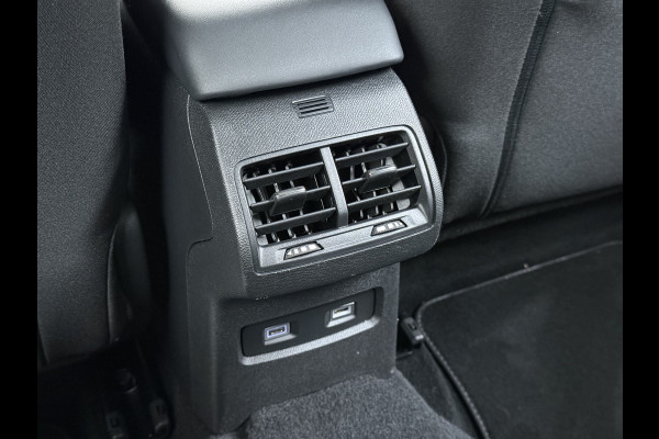 Citroën Ë-C4 Feel Pack 50kWh Head-Up Stoel+Stuurverwarming 360°Camera 3D-Navi Apple Carplay Adndroid Auto Ecc Pdc Voorruitverwarming Lmv Led Isofix Lane Assist Regen-Lichtsensor Dealeronderhouden Origineel Nederlandse Auto