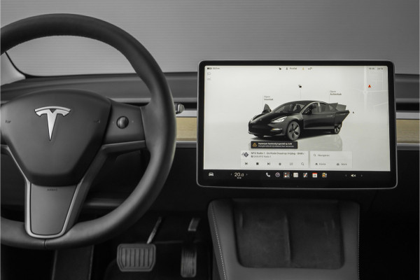 Tesla Model 3 Standard RWD Plus 60 kWh Autopilot 23.000 KM