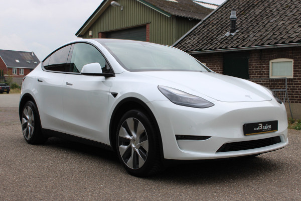 Tesla Model Y Long Range AWD 75 kWh SOh 90.6% LEER NAVI PANO 124000KM!!!