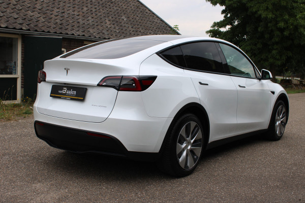 Tesla Model Y Long Range AWD 75 kWh SOh 90.6% LEER NAVI PANO 124000KM!!!