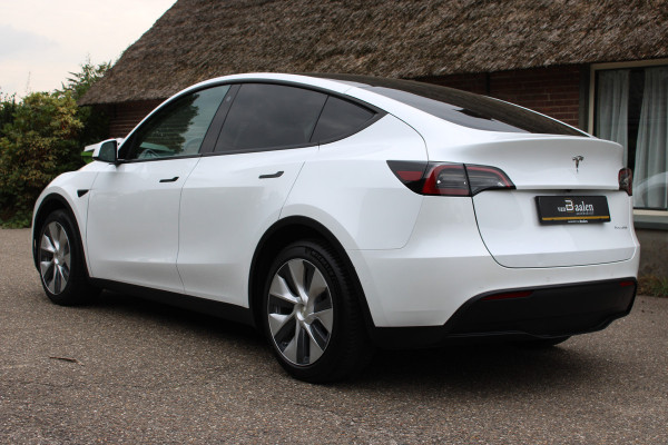 Tesla Model Y Long Range AWD 75 kWh SOh 90.6% LEER NAVI PANO 124000KM!!!