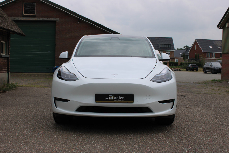 Tesla Model Y Long Range AWD 75 kWh SOh 90.6% LEER NAVI PANO 124000KM!!!