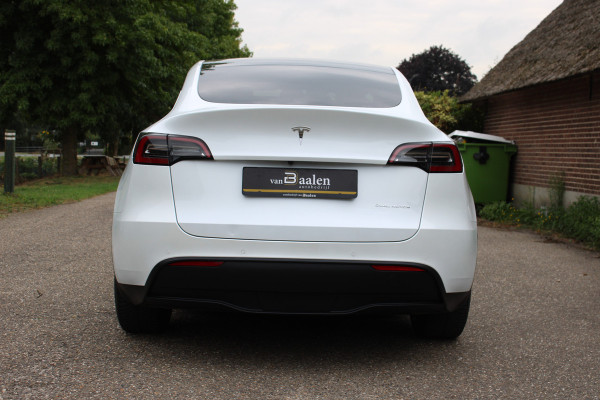 Tesla Model Y Long Range AWD 75 kWh SOh 90.6% LEER NAVI PANO 124000KM!!!