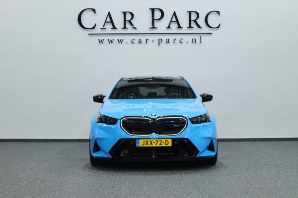 BMW 5 Serie Touring M5 INDIVIDUAL RIVIERA BLUE/M DRIVERS PROF/21" LMV/BOWERS & WILKINS/PANO/HUD/ACC/ECC/FABRIEKSGARANTIE!