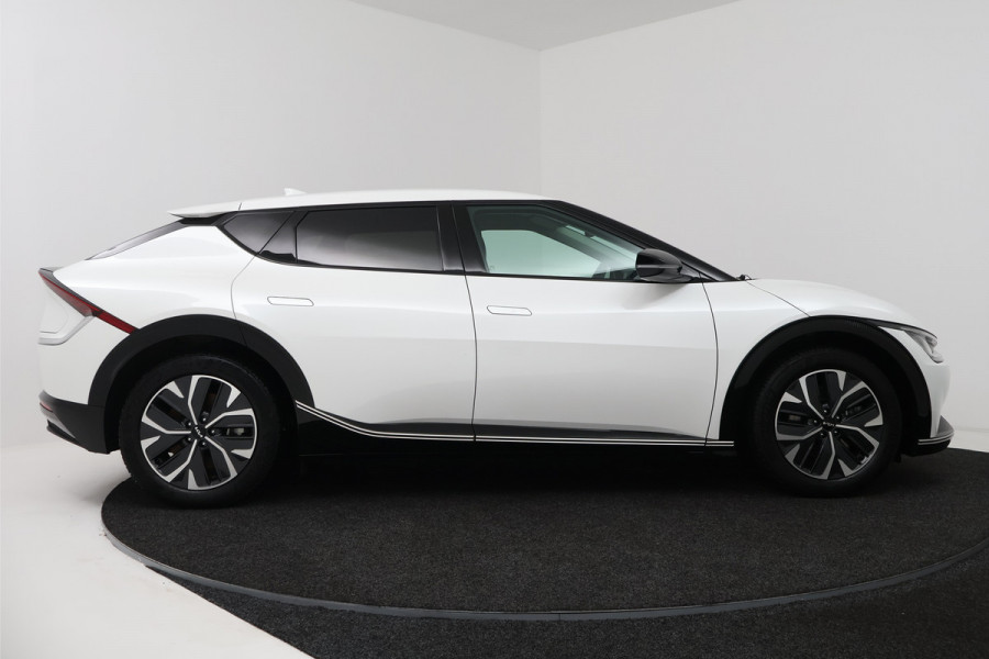 Kia Ev6 Plus 77.4 kWh (ACHTERUITRIJCAMERA, STOEL/STUUR VERWARMING/VERKOELING, ELEKTR STOELEN, NAVIGATIE)