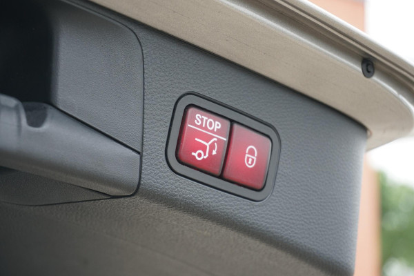 Mercedes-Benz C-Klasse Estate 300 d 4MATIC Premium Plus Pack AMG + 360° CAMERA / STOELVENTILATIE / PANO / BURMESTER / HUD