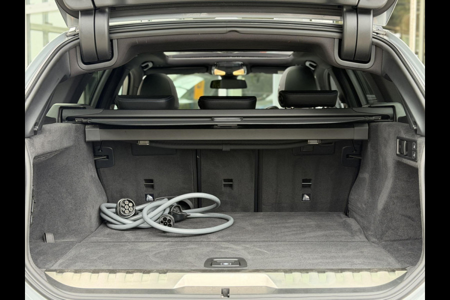 BMW 3 Serie Touring 330e xDrive M-Sport Pro |Pano|Driving Ass Prof|Innovation|360Cam|19"|