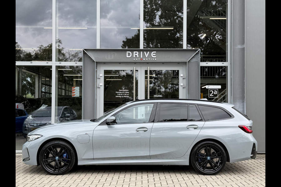 BMW 3 Serie Touring 330e xDrive M-Sport Pro |Pano|Driving Ass Prof|Innovation|360Cam|19"|