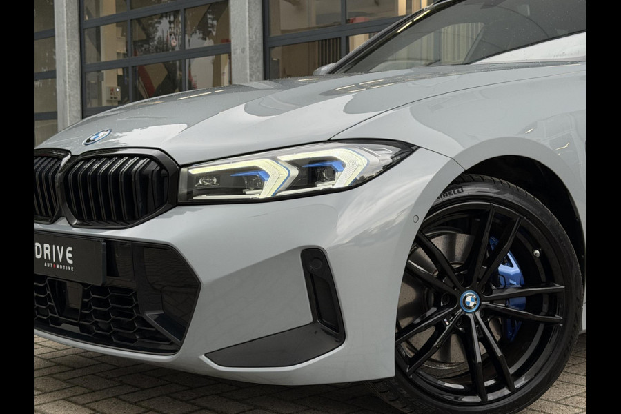 BMW 3 Serie Touring 330e xDrive M-Sport Pro |Pano|Driving Ass Prof|Innovation|360Cam|19"|