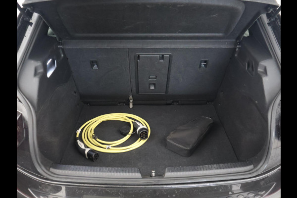 Volkswagen ID.3 PRO 58 KWH + SFEERVERLICHTING | ADAPTIVE CRUISE | 18 INCH | CAMERA | STOEL/STUURVERW. | CARPLAY