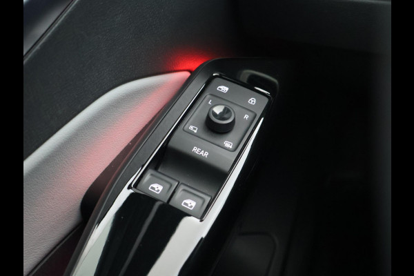 Volkswagen ID.3 PRO 58 KWH + SFEERVERLICHTING | ADAPTIVE CRUISE | 18 INCH | CAMERA | STOEL/STUURVERW. | CARPLAY