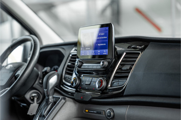 Ford Transit Custom 320 2.0 TDCI L2H1 Limited | ACC | L+R Schuifdeur | CarPlay | Navigatie | Camera | Trekhaak | Stoelverwarming | Nieuwe APK | DAB
