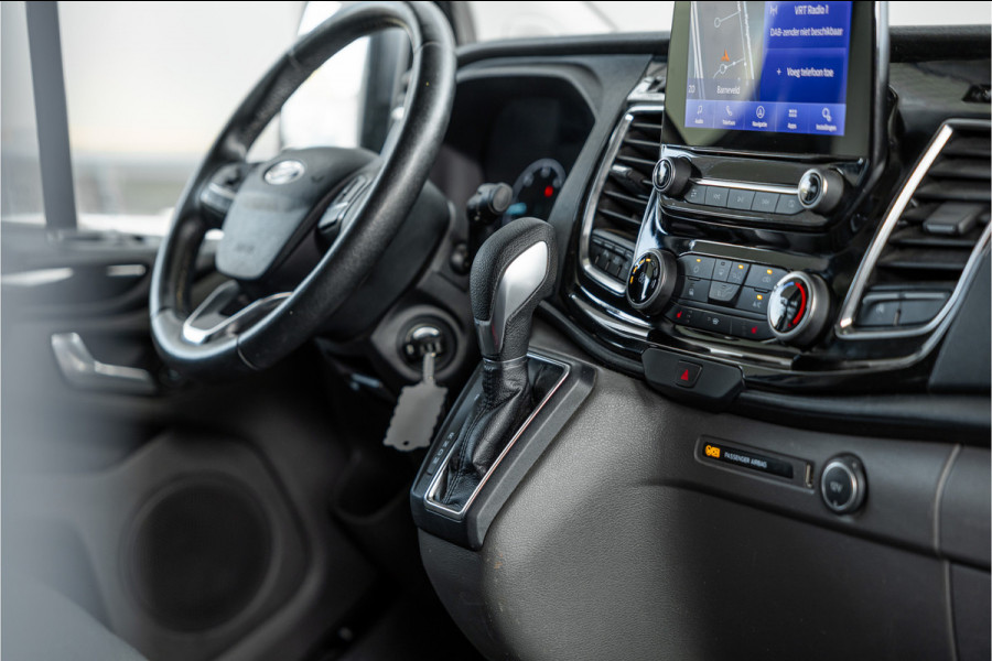 Ford Transit Custom 320 2.0 TDCI L2H1 Limited | ACC | L+R Schuifdeur | CarPlay | Navigatie | Camera | Trekhaak | Stoelverwarming | Nieuwe APK | DAB