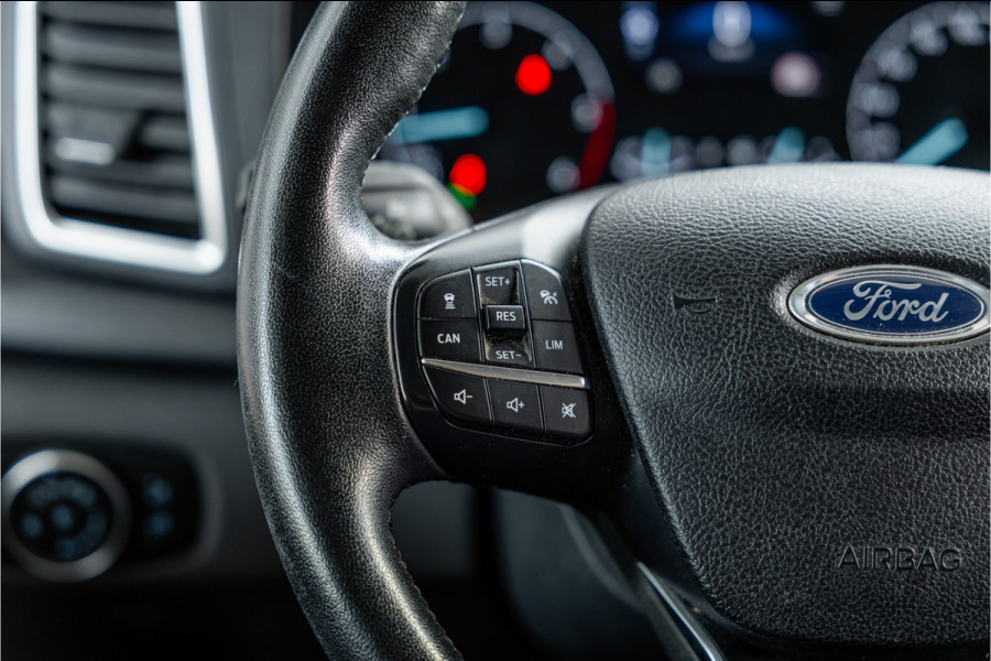 Ford Transit Custom 320 2.0 TDCI L2H1 Limited | ACC | L+R Schuifdeur | CarPlay | Navigatie | Camera | Trekhaak | Stoelverwarming | Nieuwe APK | DAB