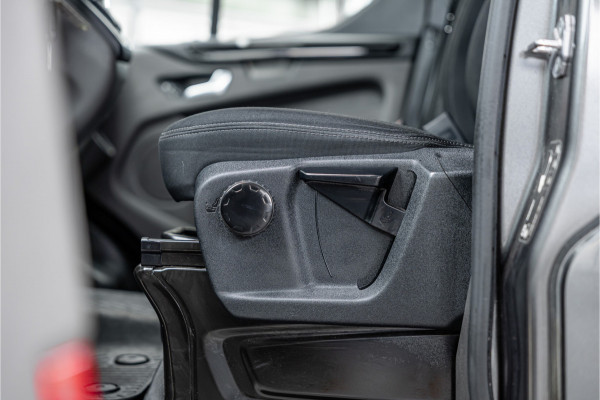 Ford Transit Custom 320 2.0 TDCI L2H1 Limited | ACC | L+R Schuifdeur | CarPlay | Navigatie | Camera | Trekhaak | Stoelverwarming | Nieuwe APK | DAB