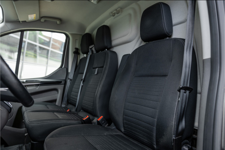 Ford Transit Custom 320 2.0 TDCI L2H1 Limited | ACC | L+R Schuifdeur | CarPlay | Navigatie | Camera | Trekhaak | Stoelverwarming | Nieuwe APK | DAB