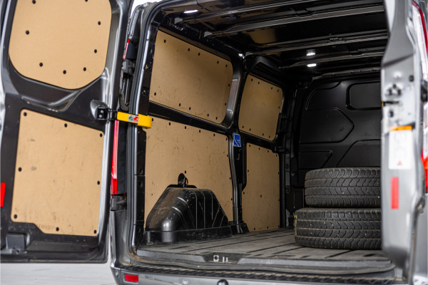 Ford Transit Custom 320 2.0 TDCI L2H1 Limited | ACC | L+R Schuifdeur | CarPlay | Navigatie | Camera | Trekhaak | Stoelverwarming | Nieuwe APK | DAB