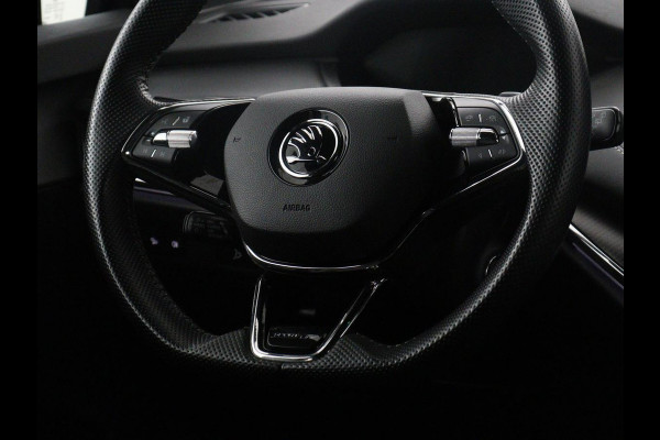 Škoda Enyaq iV 60 Sportline | SOH 92,3% | Leder/alcantara | Adaptive cruise | Stuur/stoel verwarming | Climate control | 3 zone klimaat | Sfeerverlichting | Carplay | Camera | Park assist