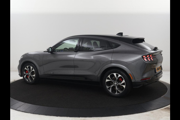 Ford Mustang Mach-E Extended First Edition AWD 98 kWh | SOH 92,4% | Leder | Panoramadak | Memory | Dode hoek | Adaptive cruise | Stuur/stoelverwarming | 360 camera | Park assist | Elektrische achterklep