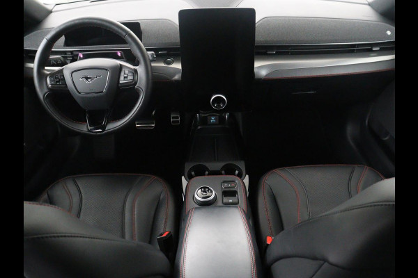 Ford Mustang Mach-E Extended First Edition AWD 98 kWh | SOH 92,4% | Leder | Panoramadak | Memory | Dode hoek | Adaptive cruise | Stuur/stoelverwarming | 360 camera | Park assist | Elektrische achterklep