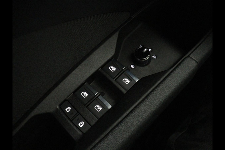 Audi Q4 e-tron 40 Advanced edition 77 kWh | SOH 90,8% | Adaptive cruise | Stoelverwarming | Camera | Park assist | Climate control | Virtueel dashboard | Navigatie | Carplay | Elektrische achterklep