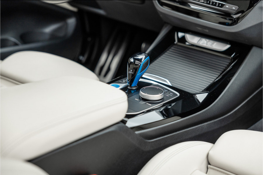 BMW iX3 High Executive M-Sport SOH 98% / Harman Kardon / Panorama / Trekhaak /