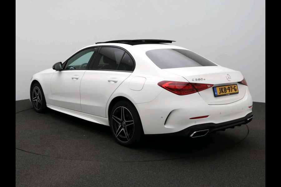 Mercedes-Benz C-Klasse 300 e Business Solution AMG AMG Line | Night Pakket | Panorama Schuif-Kanteldak | Parkeerpakket met 360°-camera | Alarm | Sfeerverlichting. Inclusief 24 maanden MB Certified garantie voor Europa.