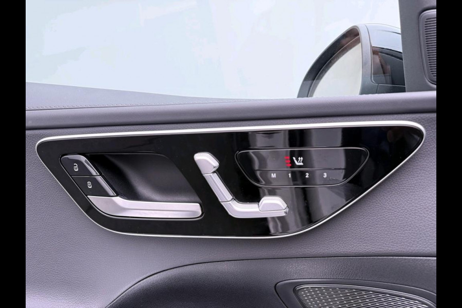 Mercedes-Benz C-Klasse 300 e Business Solution AMG AMG Line | Night Pakket | Panorama Schuif-Kanteldak | Parkeerpakket met 360°-camera | Alarm | Sfeerverlichting. Inclusief 24 maanden MB Certified garantie voor Europa.