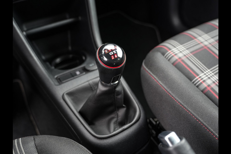 Volkswagen up! 1.0 TSI GTI 116PK | Camera | Clima | Cruise