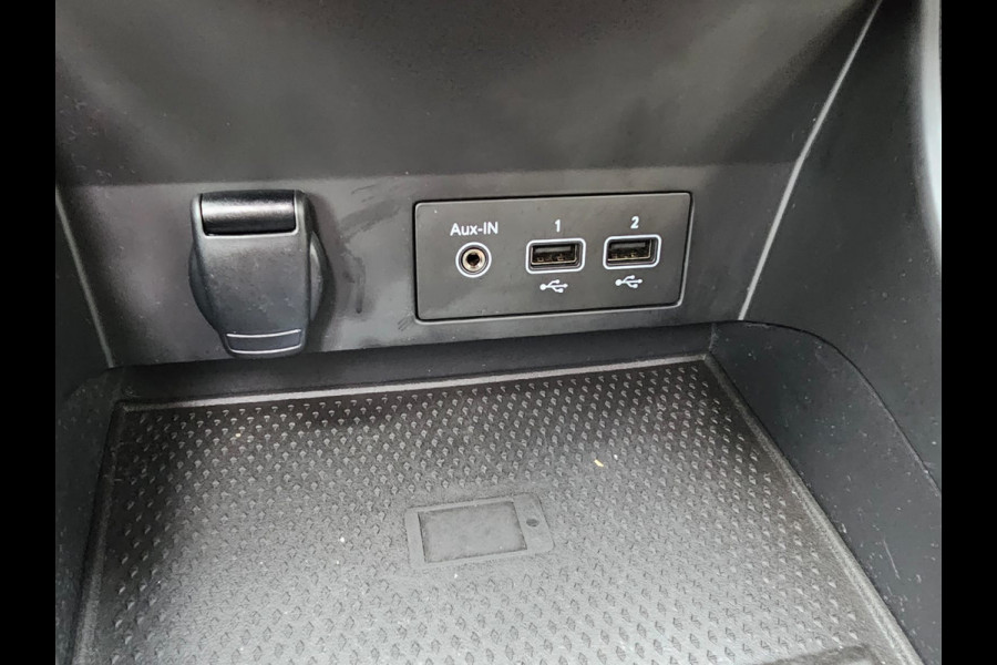 Renault Captur 1.3 TCe 155 Edition One | Navi | Camera | Panodak | Trekhaak | Stoelverwarming |