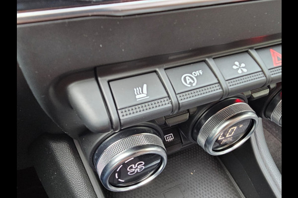 Renault Captur 1.3 TCe 155 Edition One | Navi | Camera | Panodak | Trekhaak | Stoelverwarming |